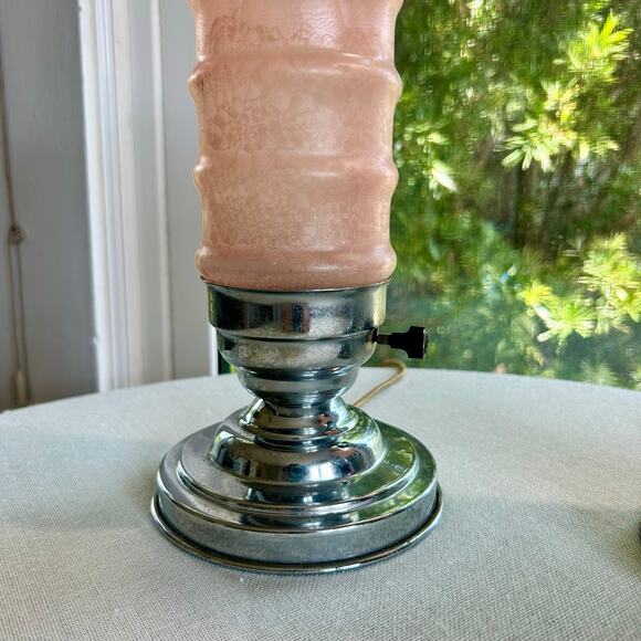 Vintage Art Deco Pink Torpedo Glass Lamps, Skyscraper Frosted Boudoir Lamp Set - Picture 11 of 13